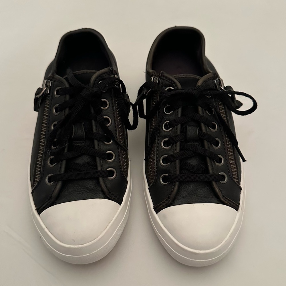 Coach Empire Zipper black leather low top sneakers